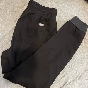 Figs jogger scrubs size medium tall in black